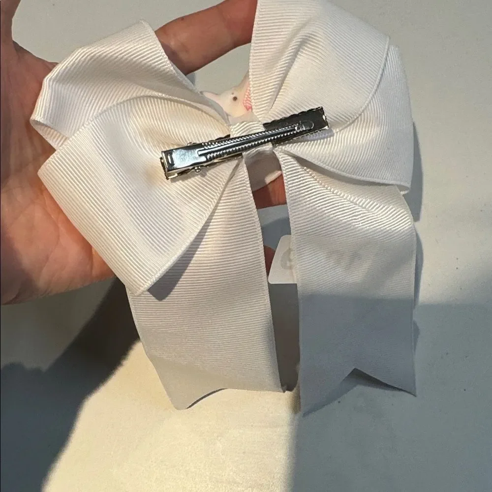 1049 White Color Hello Kitty Aligator Clip Hair Bow‎